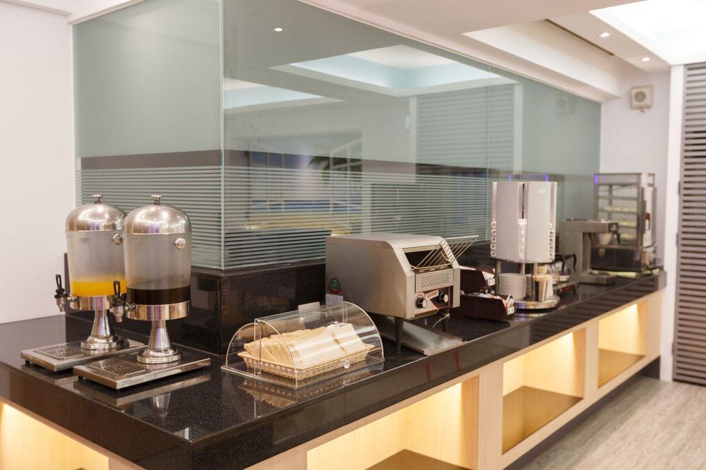Wecan Hotel Kaohsiung Extérieur photo