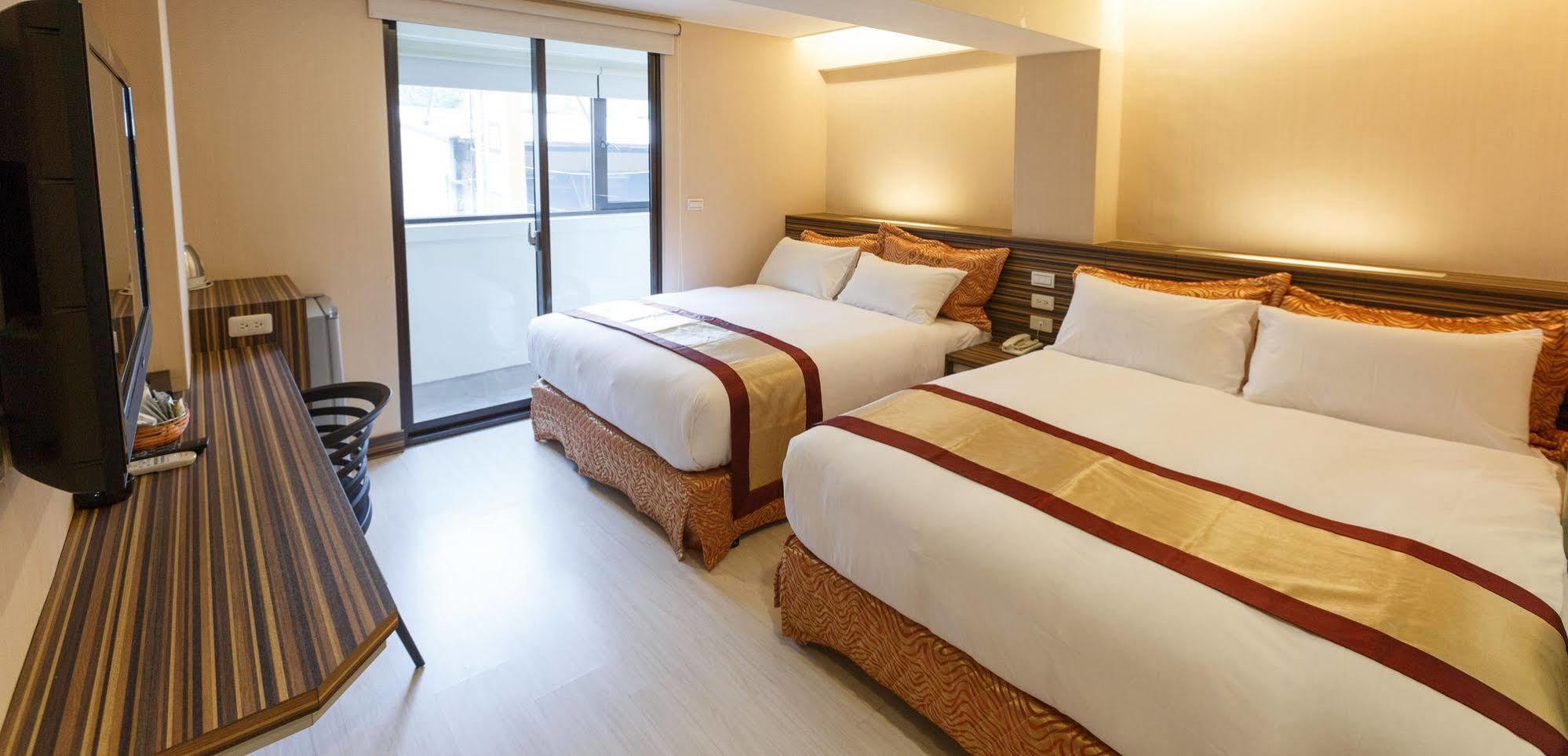 Wecan Hotel Kaohsiung Extérieur photo