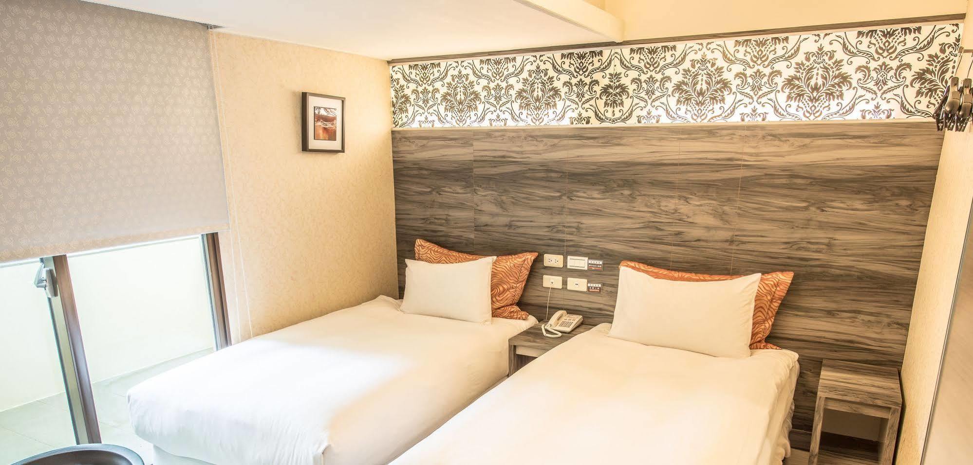 Wecan Hotel Kaohsiung Extérieur photo