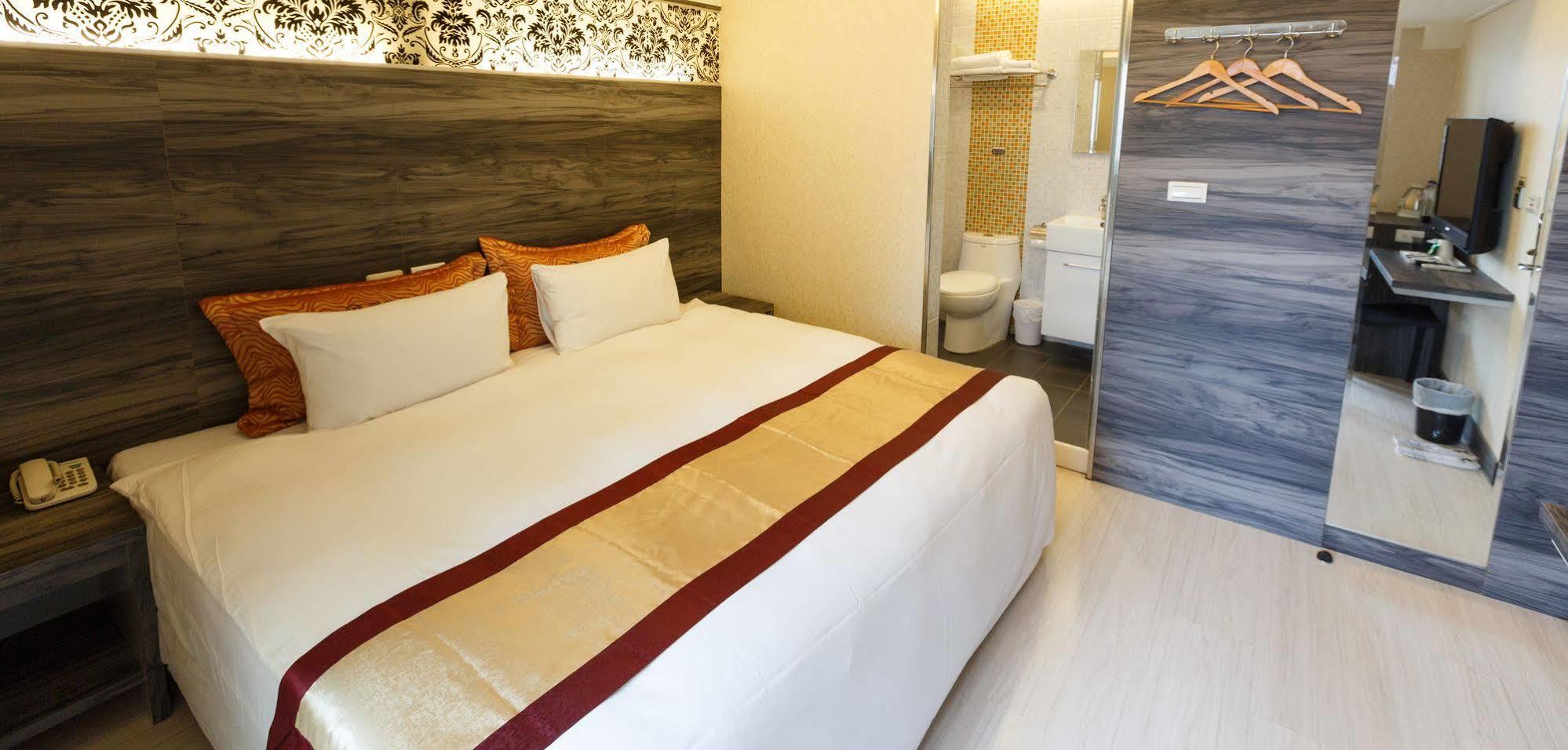Wecan Hotel Kaohsiung Extérieur photo